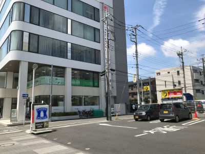 道の途中にあるローソン