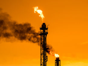 Profits fossiles contre climat : la marche arrière des géants du pétrole.