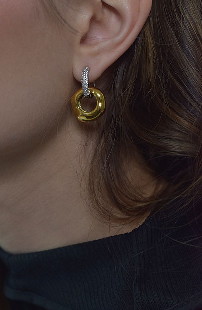 gold plated shiny woman's hoop earrings