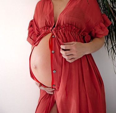 photographe-ventre-maternité-robe-grossesse-Aurillac-Issoire-Brioude