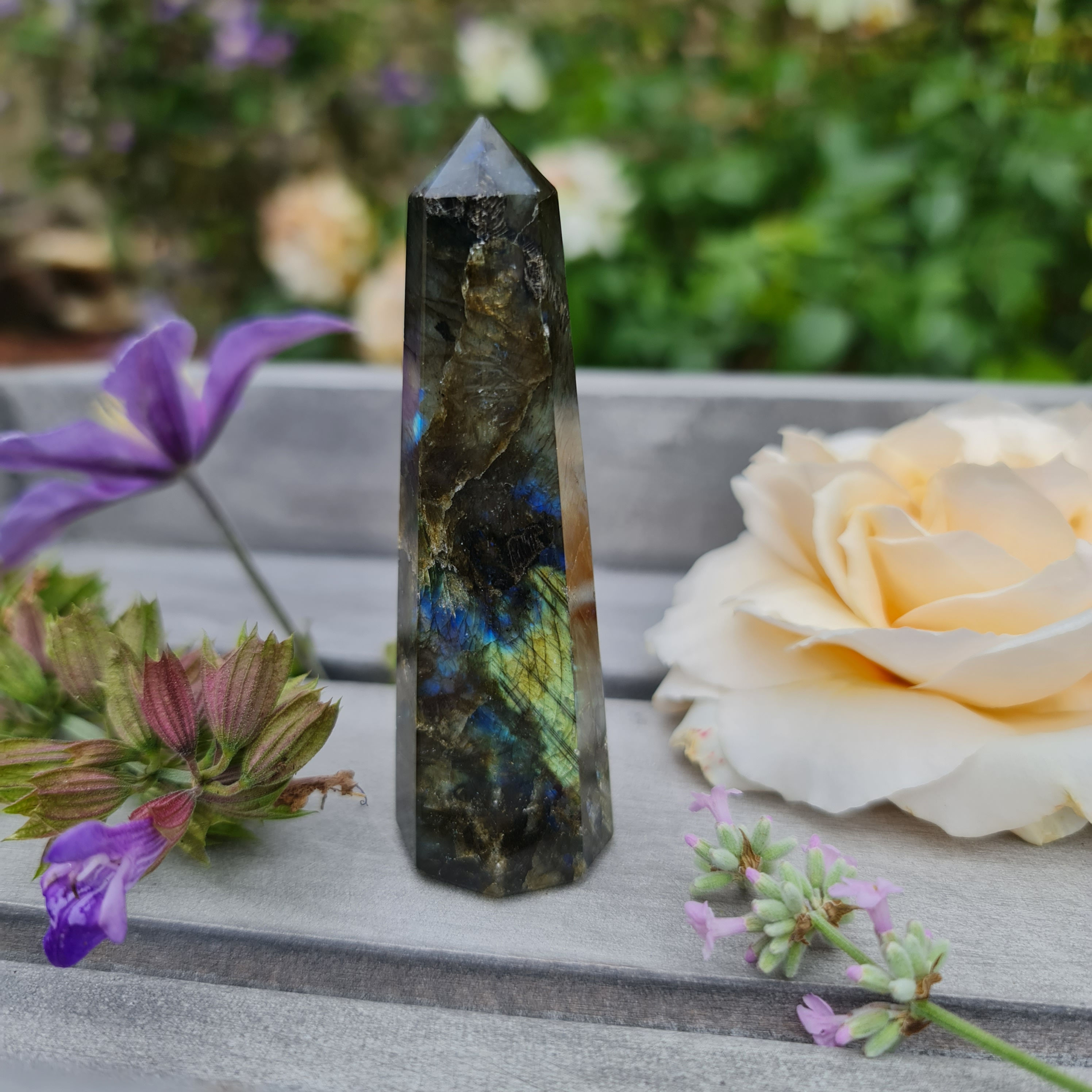 Labradorite point