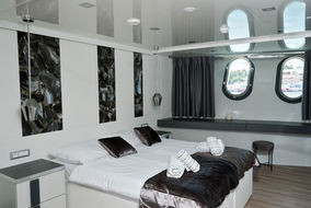 croatia-private-yacht-cruise-large-window.jpeg