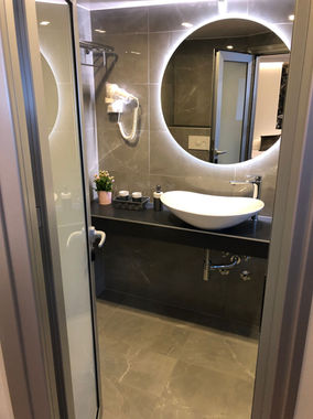 croatia-private-yacht-cruise-bathroom.jpeg