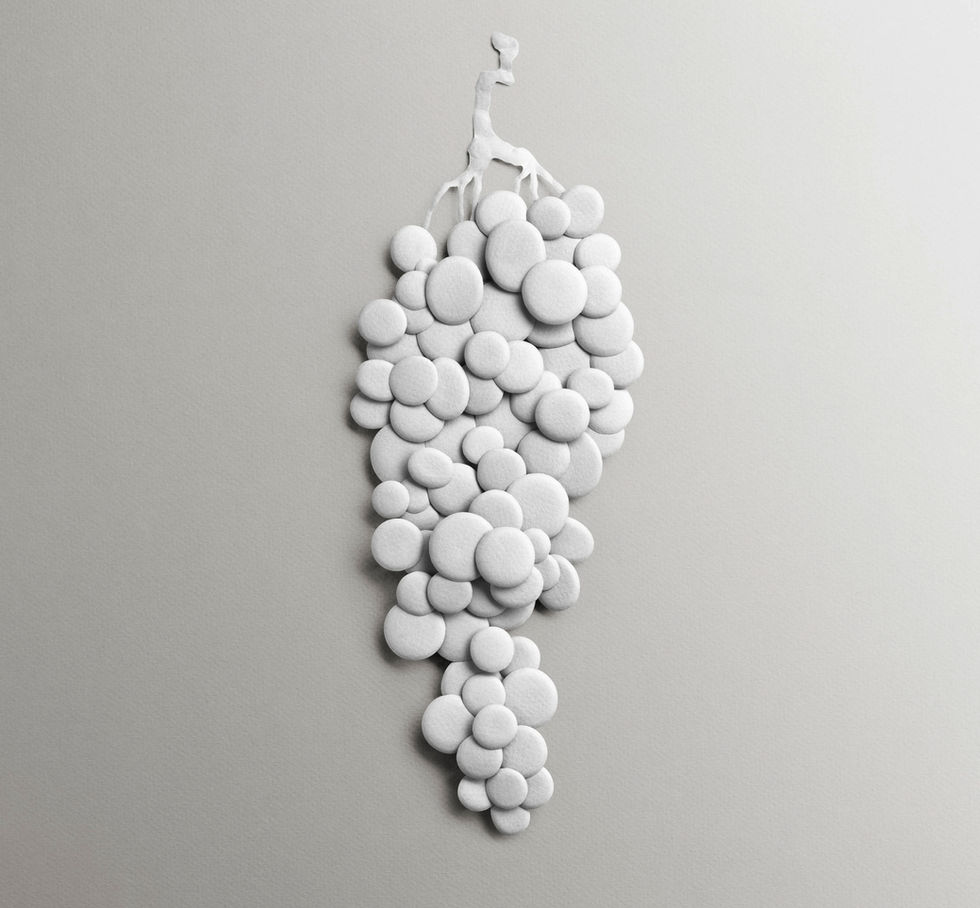 Grappe de raisin réalisée en bas-relief sur papier pour Maria Galland
