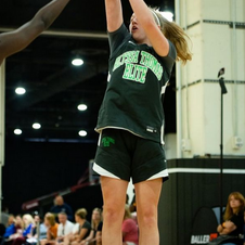 Riley Hevelow basketball.png