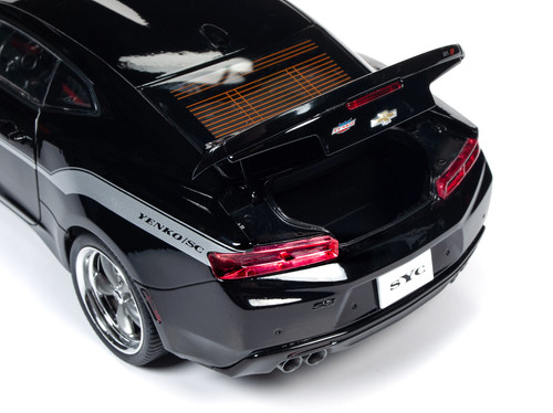 Auto World Collectible '18 Chevy Camaro Coupe Yenko 1:18