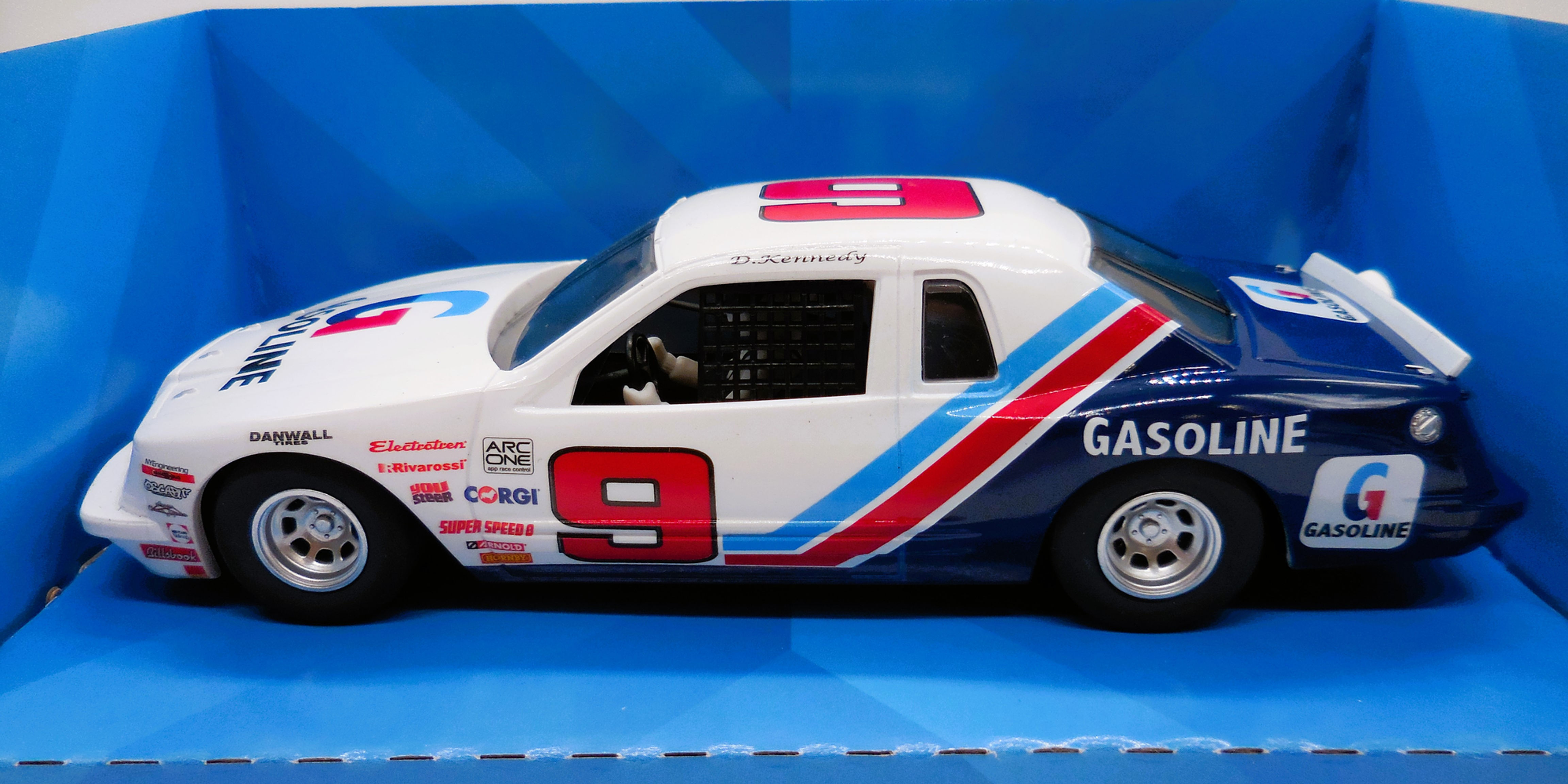 Scalextric Ford Thunderbird Red/White/Blue #9  1:32 Scale Slot Car C4035