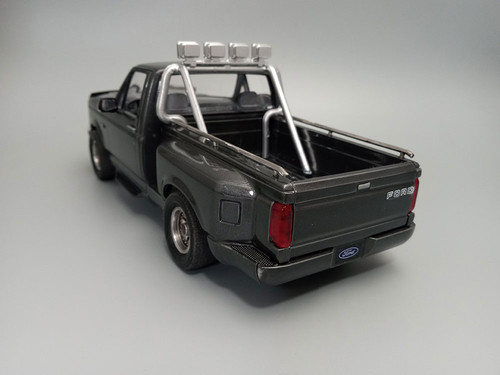 1:25 Scale Model Kit 1992 Ford F-150 Flare Side Skill 2 AMT1451