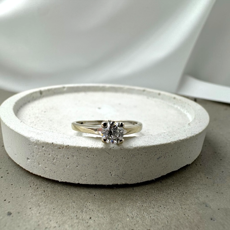 Pierścionek Zaręczynowy z Diamentem 0.35ct