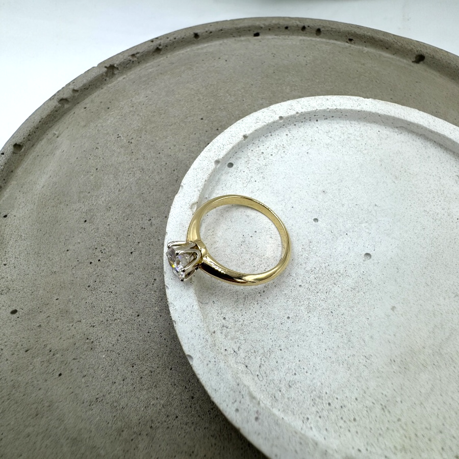 Pierścionek zaręczynowy z brylantem 0.78ct