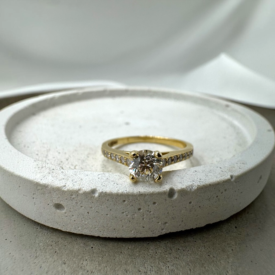 Pierścionek Zaręczynowy z Diamentem 0.54ct