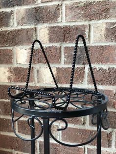 Black Twist Easel