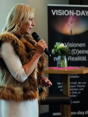 "In der Mitte des Lebens geht es nicht mehr ums Werden, sondern ums Sein."