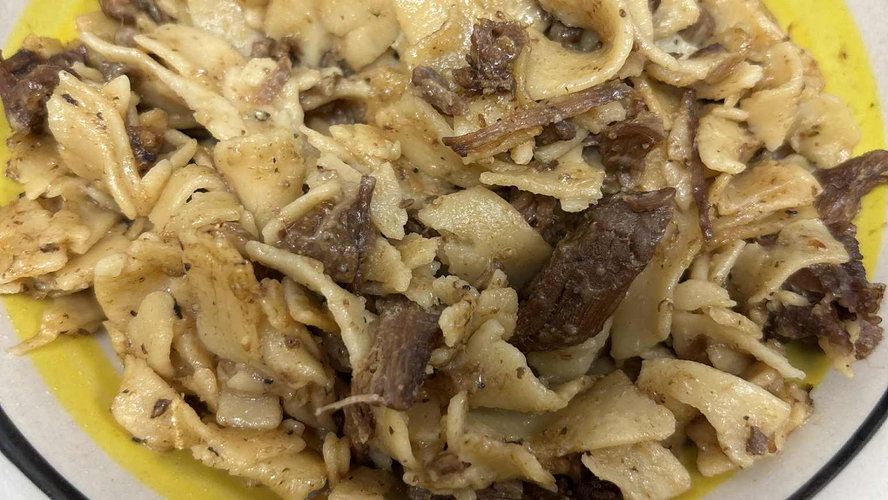 Crock-Pot Beefy Noodles