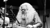 Hermeto Pascoal em preto e branco