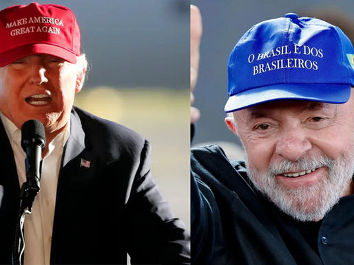 Lula e Trump com seus respectivos bonés com logos nacionalistas