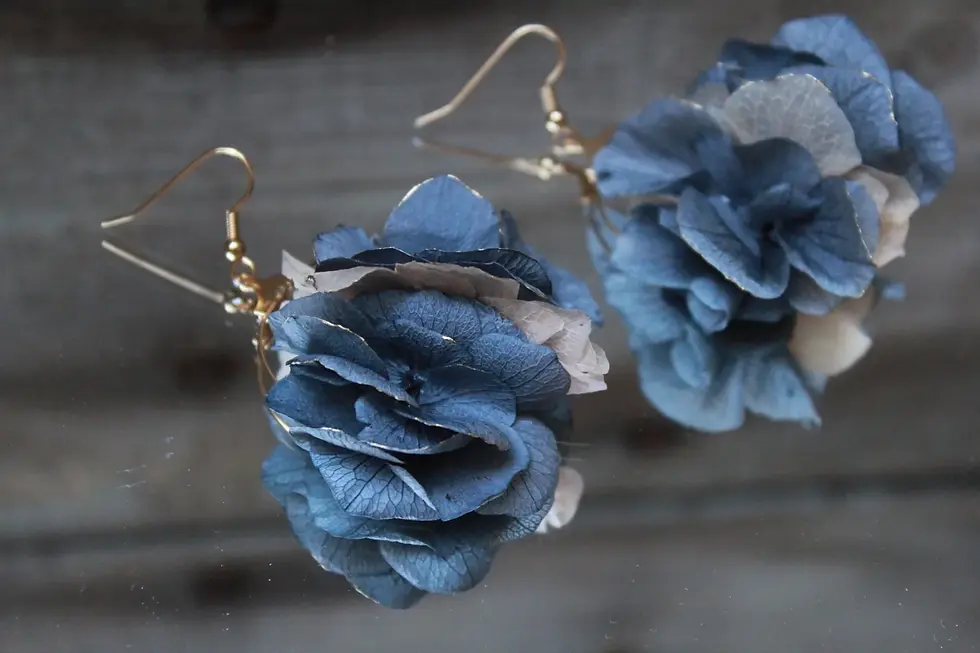 boucles d'oreilles fleurs stabilisées et séchées