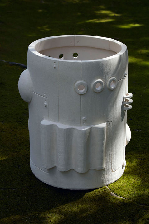 Olivia Cognet, ceramic, vase, vases, design, sculpture, interior, interior design, handmade, madeinfrance, clay, pottery, artist, details, visual, inspiration, retro future, collection, creature