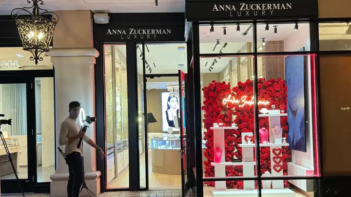 A behind-the-scenes look at Anna Zuckerman Luxury, featuring stunning jewelry, the
vision of its founder, and ReelBonds’ creative production process in action.