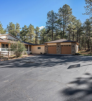 Driveway and Parking area for luxury rental home in Colorado Springs