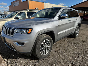 Jeep Cherokee Silver 01.jpeg