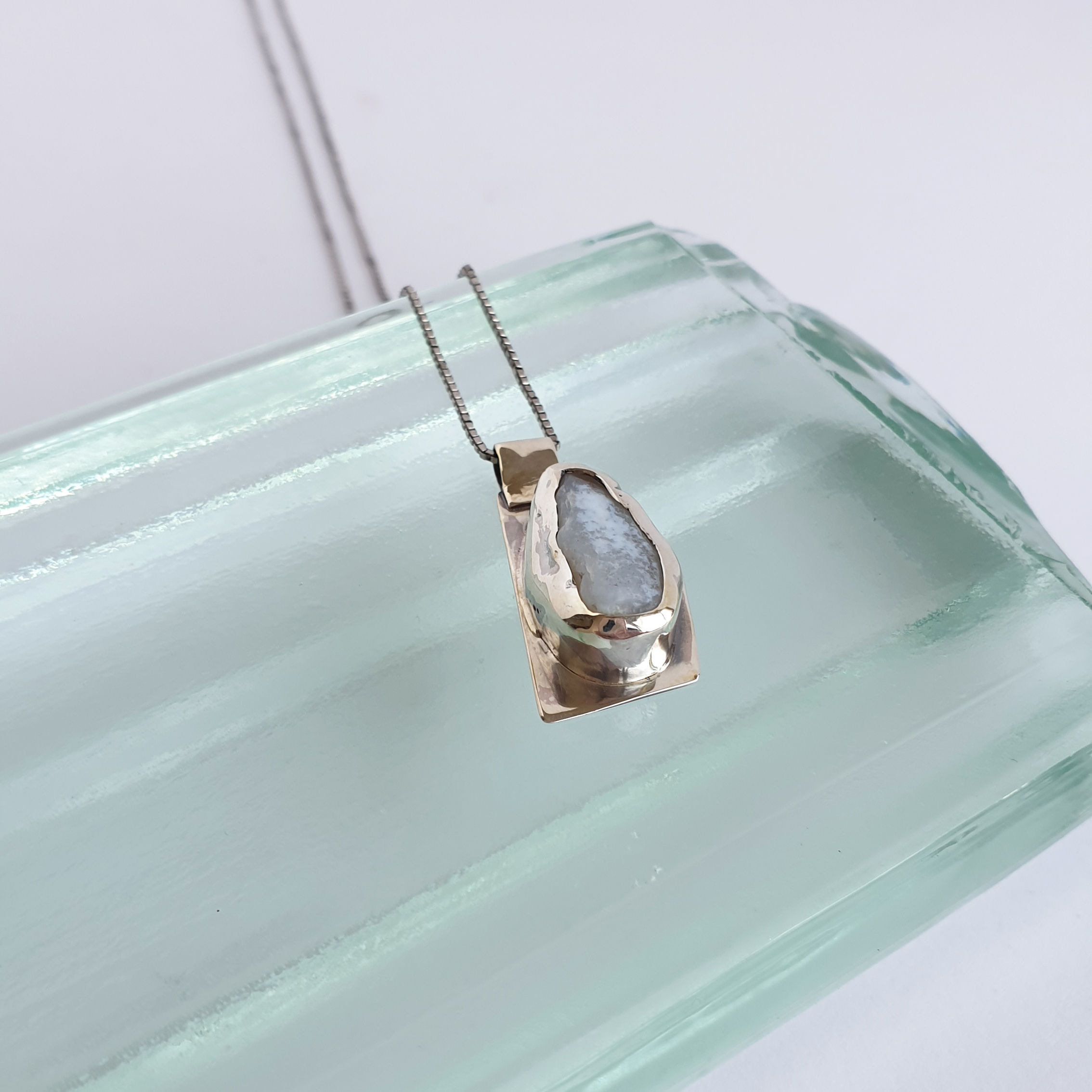 Ópal silfur hálsmen