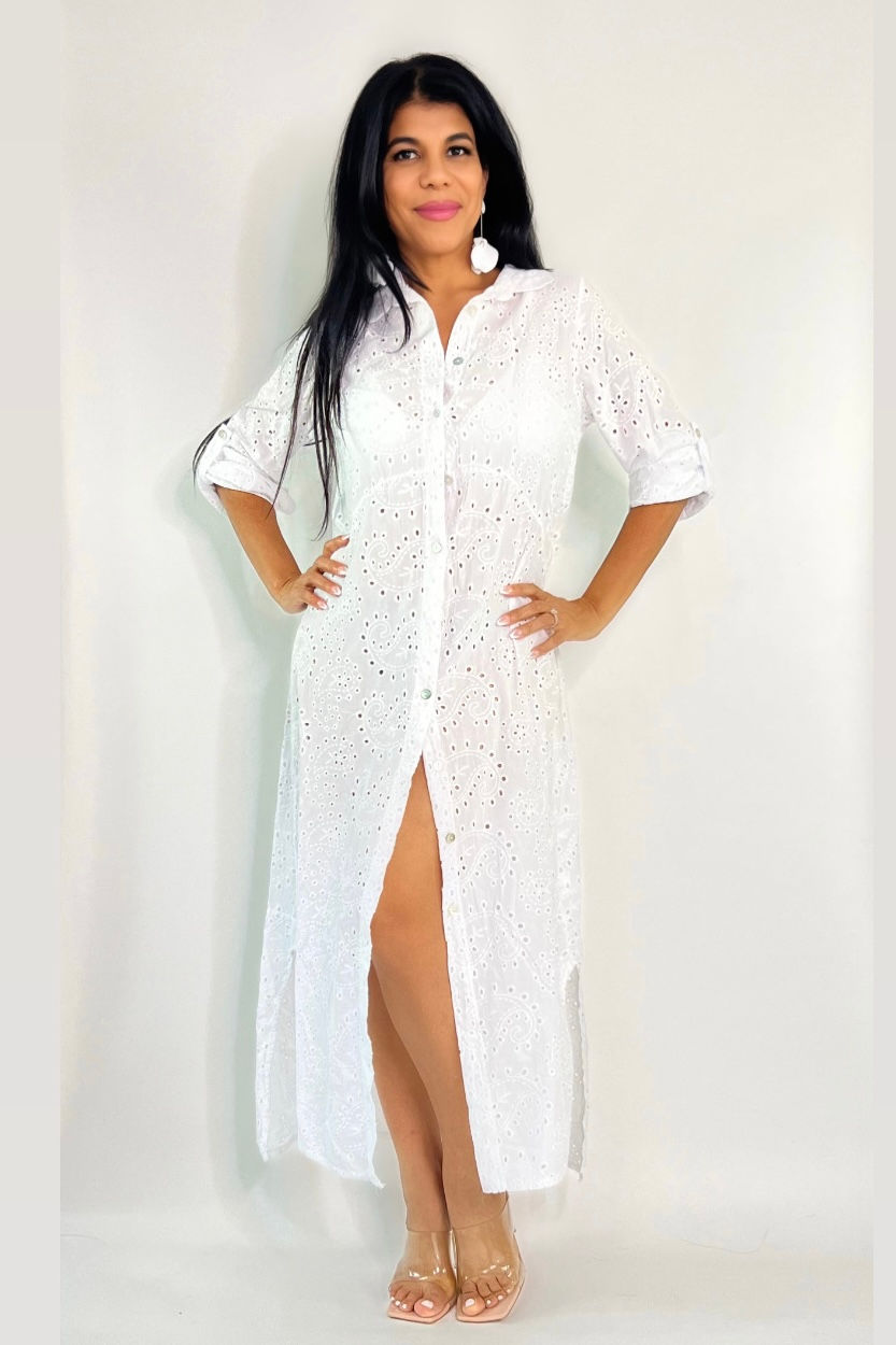 Miniatura: Woman in white button-down shirt dress