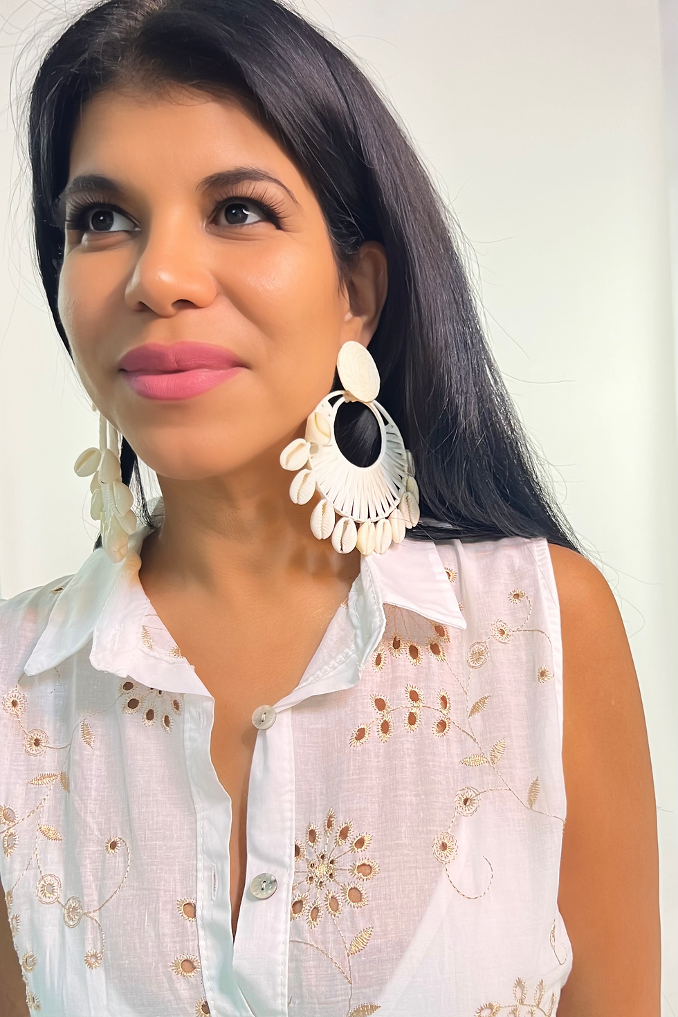 Beach Day Straw & Shell Earrings