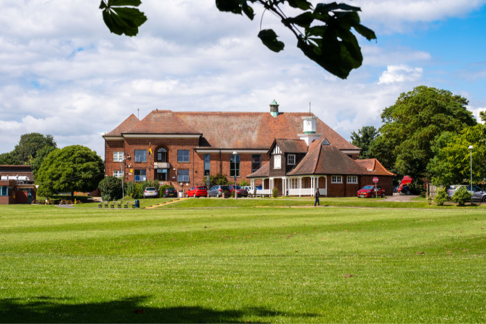 Beverley Grammar School (700 CE)