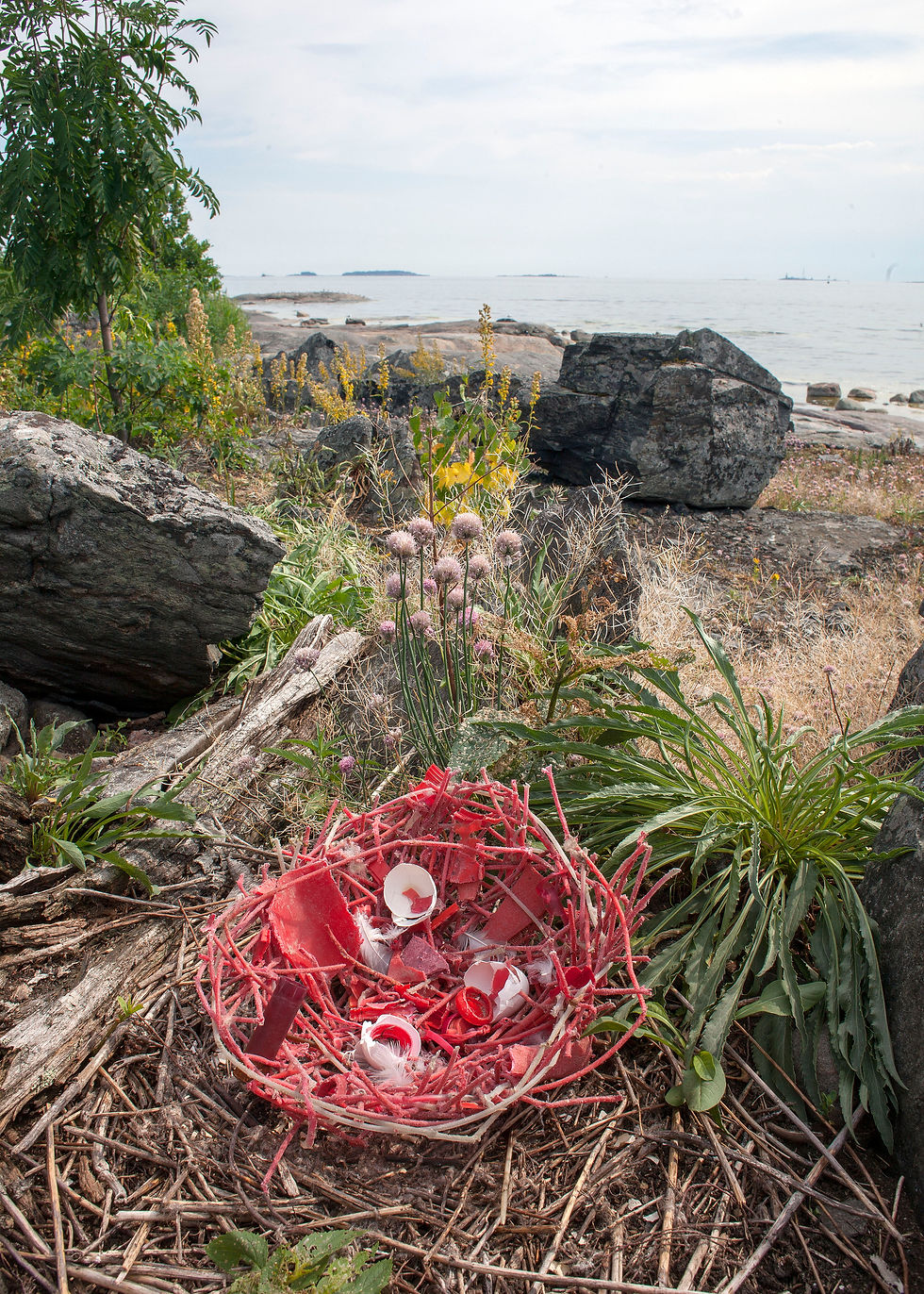 Tuula Närhinen, Alien Invaders, installation, 2021