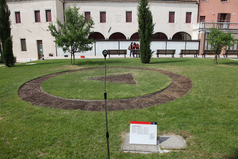 Alexandra Dementieva, Contact Field, 2011. We are here, Ca’ Foscari University, Venice, Italy, 2011. Photo: Alexandra Dementieva