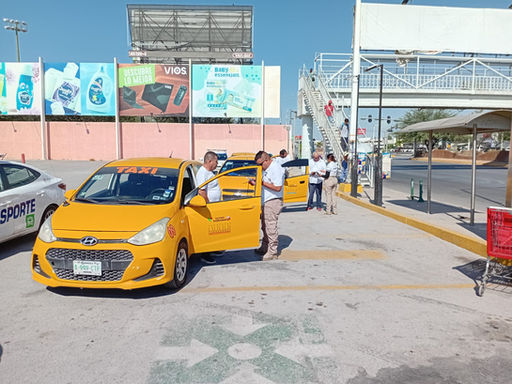 Dirección de transporte público supervisa sitios de taxis en la ciudad