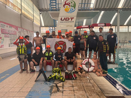 Bomberos de Torreón se preparan en rescate acuático