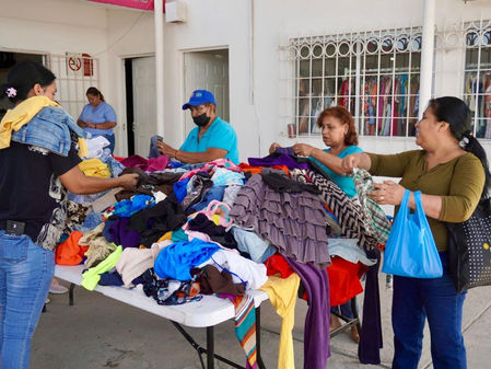 Bazar DIF Torreón ofrece ropa, juguetes y artículos para el hogar a bajo costo en apoyo a la economía familiar