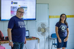 Professor Jorge e a monitora bolsist