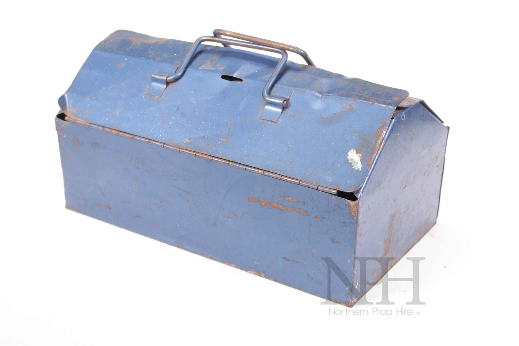 Metal tool box