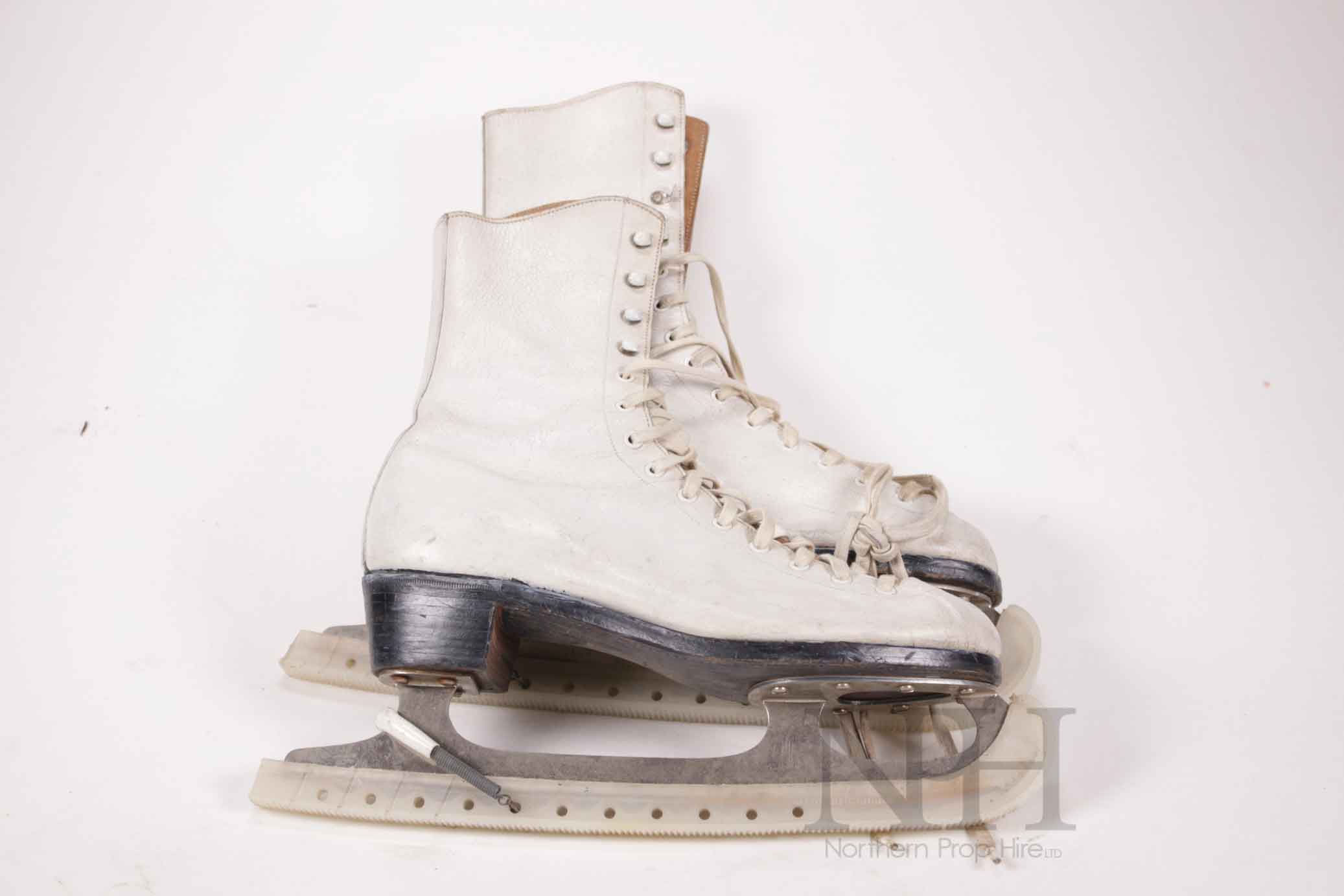 Ladies ice skates