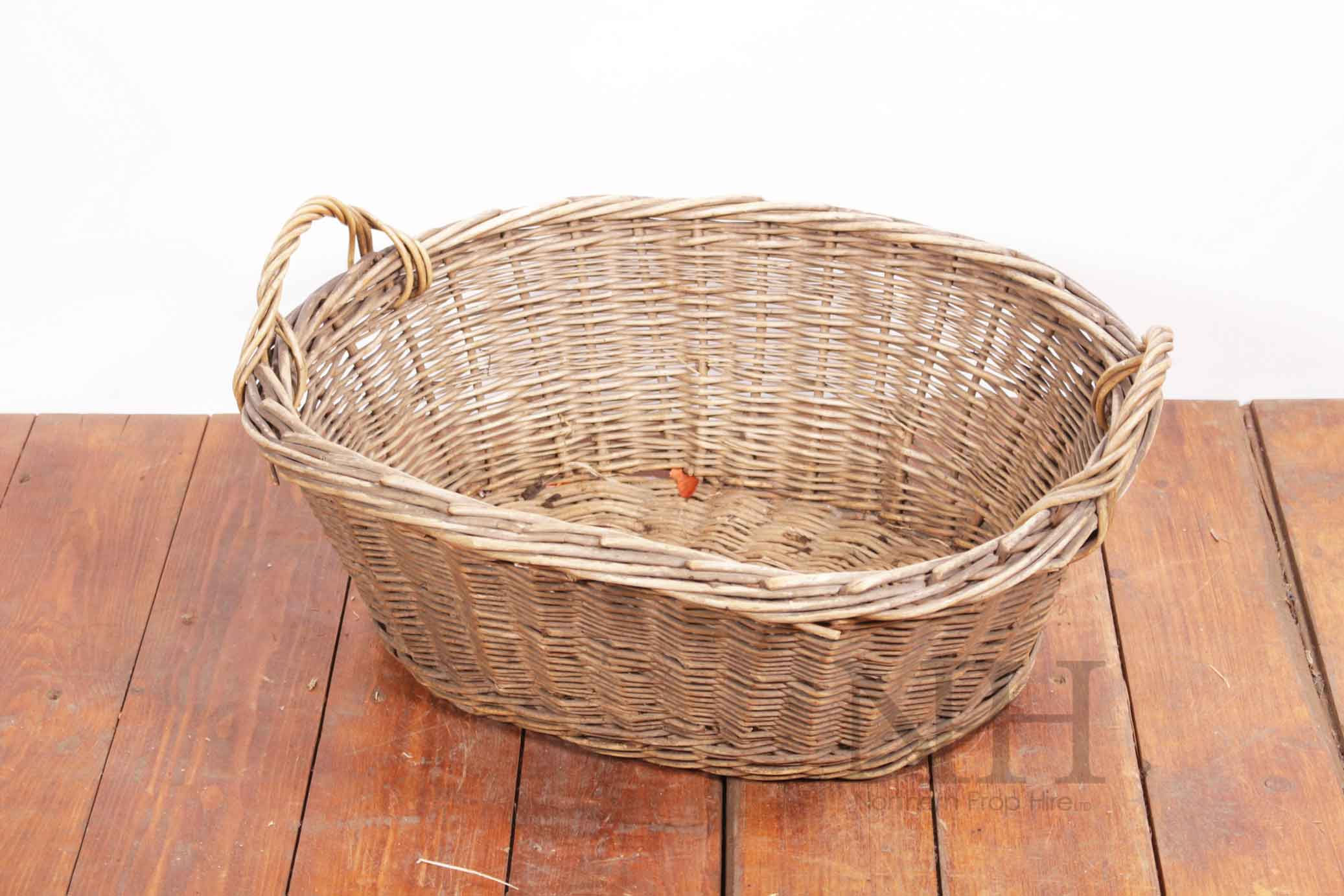 Oval basket