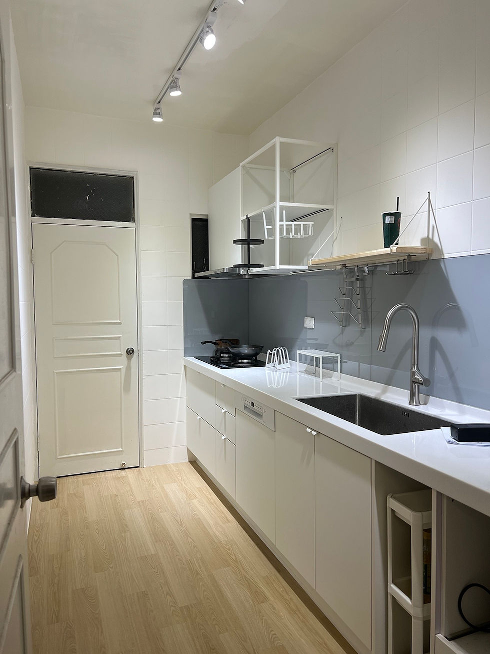 《 小廚房改造計畫 》- 幫我消除蟑螂的恐懼吧~