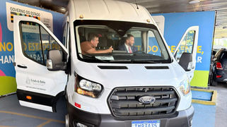 Em apenas um mês, Valença recebe a segunda van 0km para transporte de pacientes fora do município
