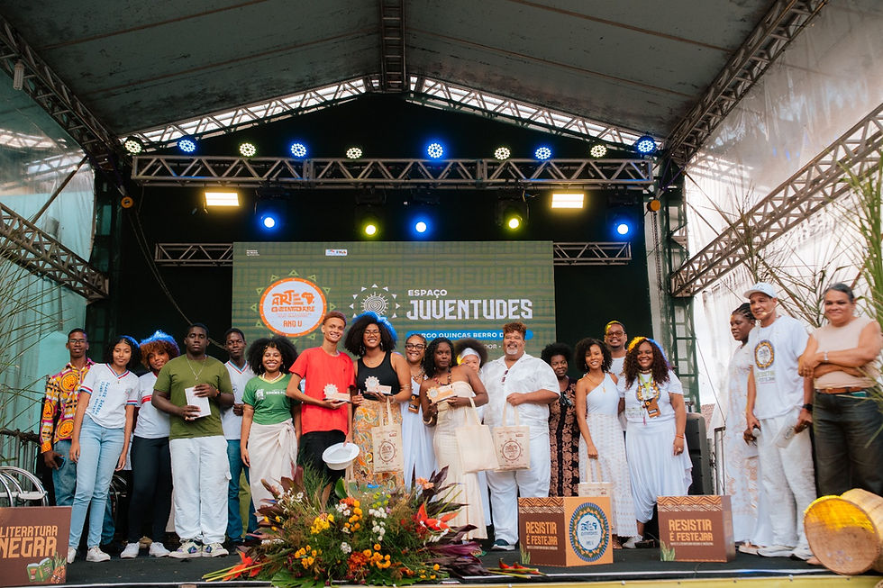 Dez estudantes da rede pública são finalistas de concurso de poemas da Festa Literária Arte e Identidade