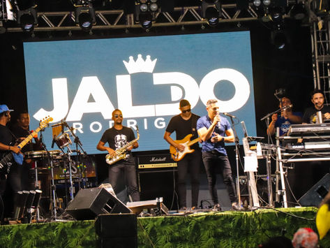 NILO PEÇANHA: Jaldo, Pirilampo e Segue o Baile comandaram a 2ª noite da Festa de Senhor do Bonfim