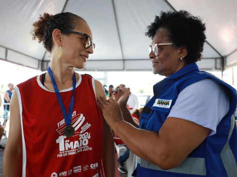 Governo do Estado oferece serviços durante ato em homenagem aos trabalhadores no Farol da Barra