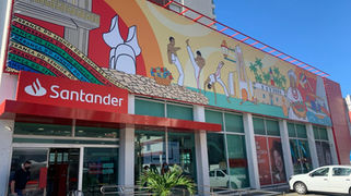 Santander abre vagas na Bahia para especialistas em seguros e consórcio com salário a partir de R$ 7,3 mil