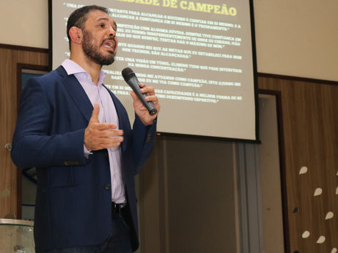 Auditório lotado para ver Minotouro em Valença