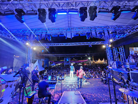 W. GUIMARÃES: Modão, paixão e forró deram o tom na 2ª noite do São João da Capital da Graviola