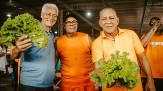 VALENÇA: Hilton e Zé da Hora iniciam campanha eleitoral com visita calorosa na Feira Livre