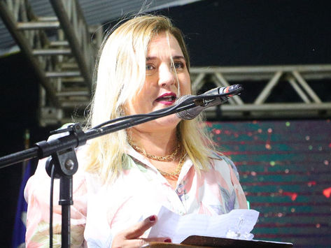 VALENÇA - Diana Farias é homenageada com Placa do Mérito Legislativo