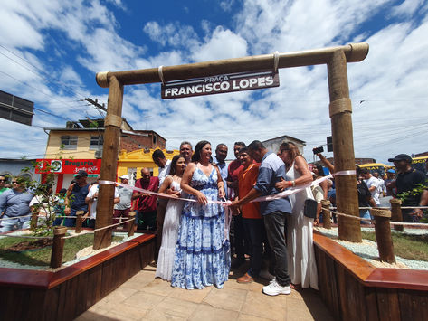 NILO PEÇANHA: Jacqueline entrega nova Praça do Piquete e veículos durante festa de Senhor do Bonfim