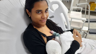 Agosto Dourado: incentivo à amamentação no Materno-Infantil de Ilhéus acontece nos primeiros minutos do nascimento do bebê